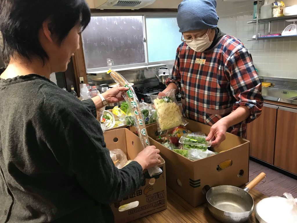 こども食堂の調理ボランティア